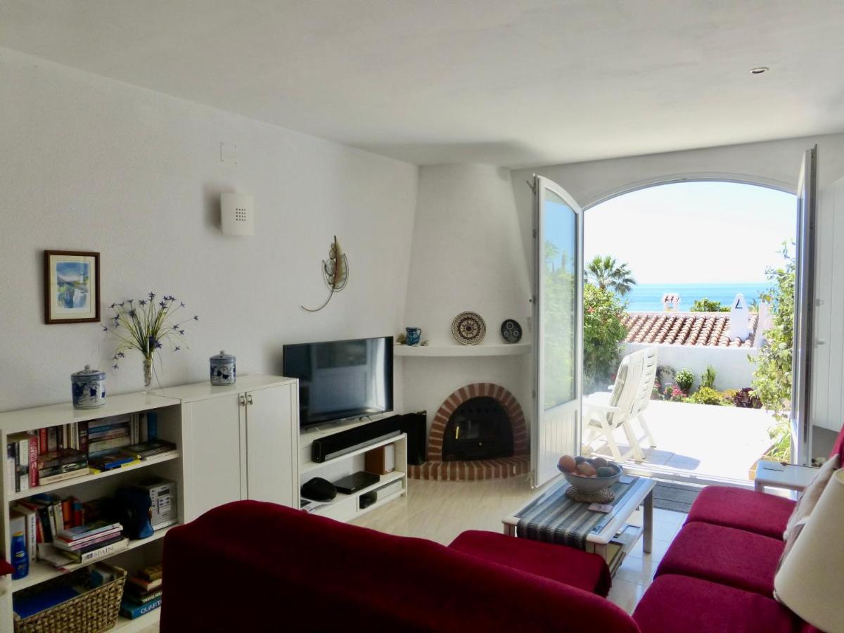 Pueblo Chimenea Nerja Exterior foto